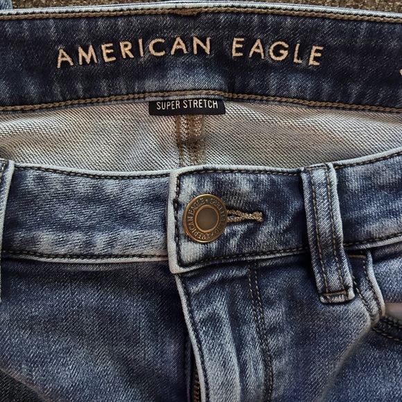 High-Waisted - Picture 3 of 4